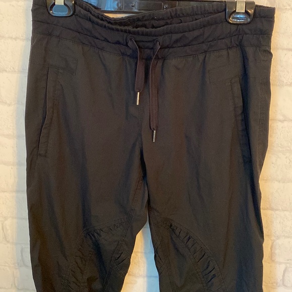 Lululemon Black Ruffle Pants Size 4 Studio ? - Picture 6 of 16